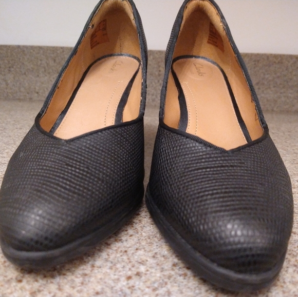 Clarks Artisan  Black Leather  Size 8 Snake print Heels - Picture 7 of 8